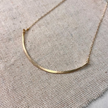 Arc Necklace
